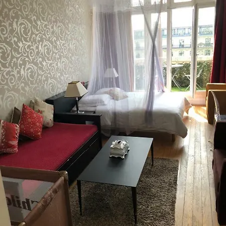 Appartement View Eiffel Tower Ch.elysees Parijs